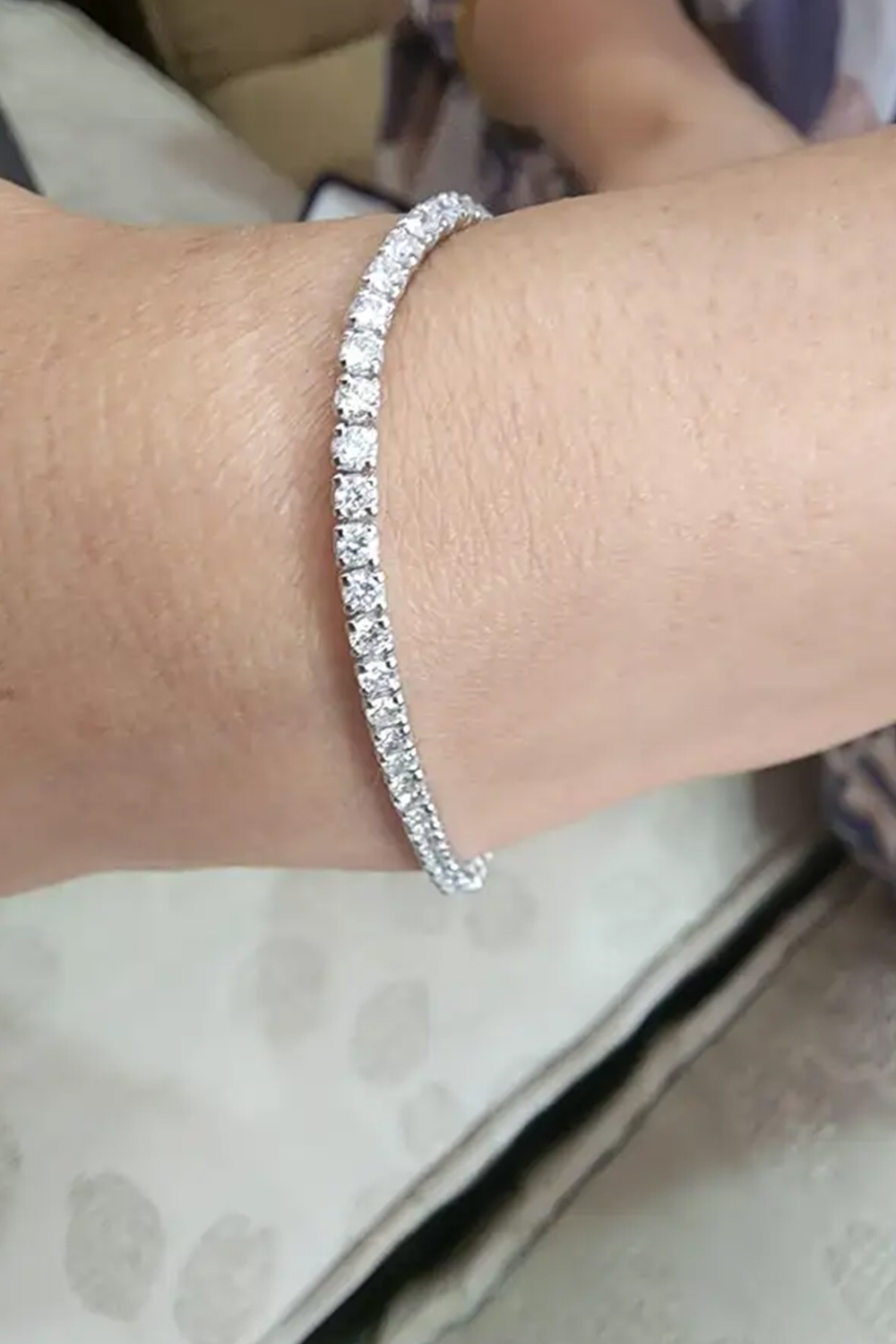 Natural Diamond 2.63 Cts in 18k Gold 7.10gms Tennis Bracelet