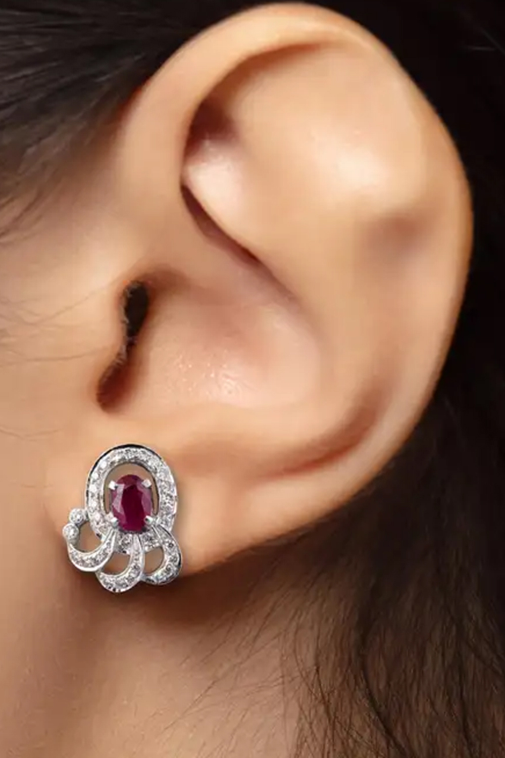 18k gold Diamond and Ruby Earring with 0.50 carats diamond and 1.35 carats ruby