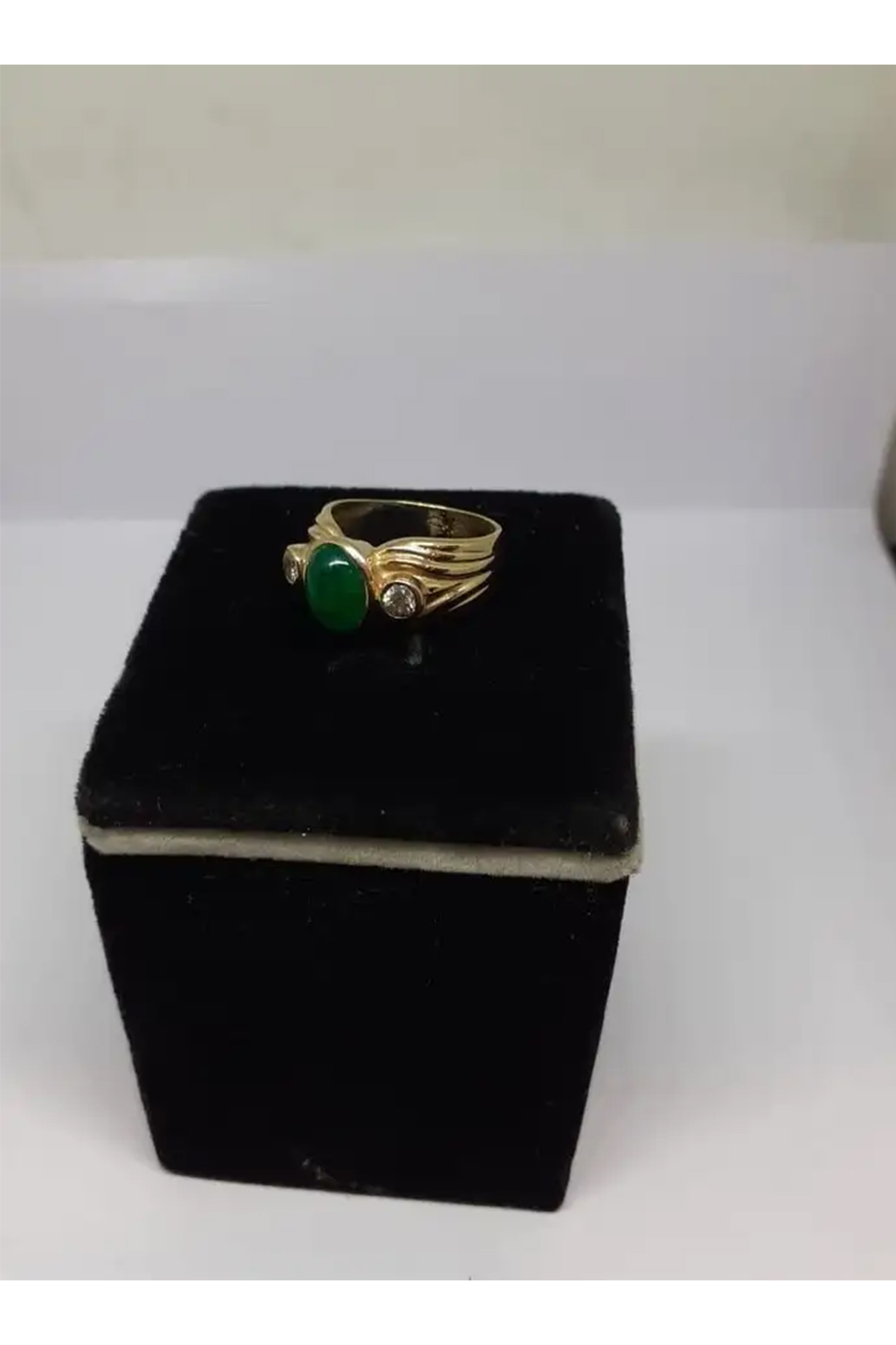 Natural Emerald Ring with 2.10 Carats & in 0.18 Carats Diamond in 14k Gold