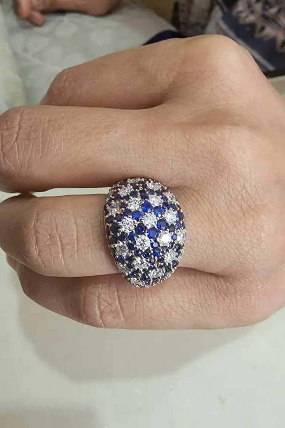 Natural Diamond 1.80cts & Blue Sapphire 3.26cts in 18k Gold 9.49gms Ring