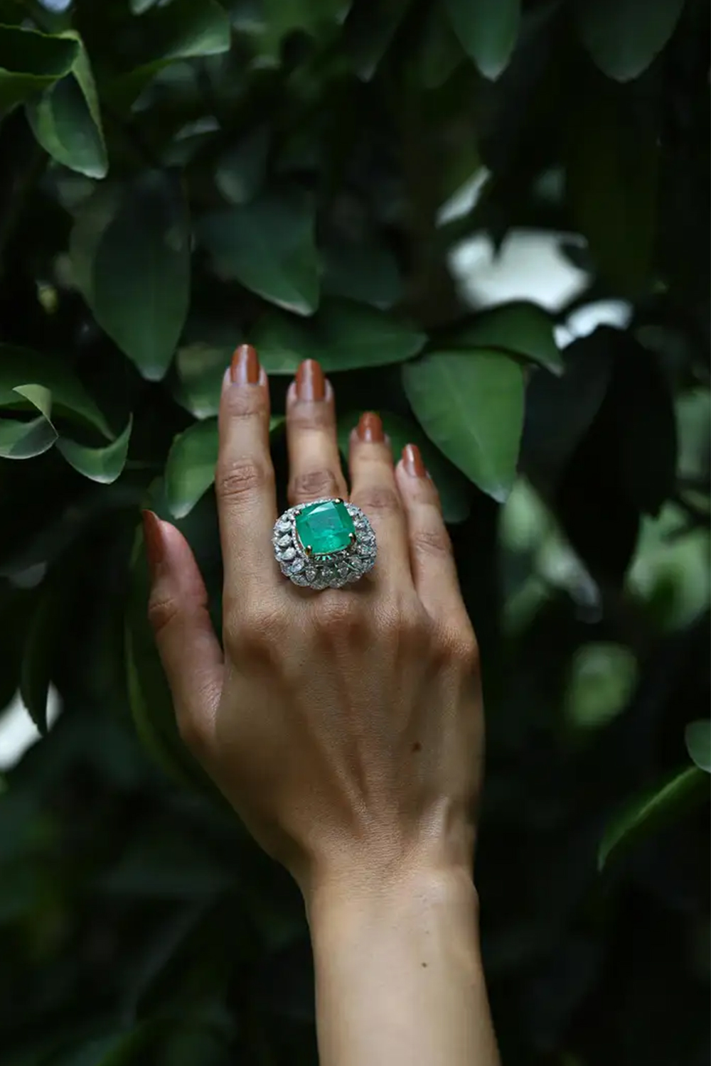 Natural Columbian Emerald Ring with Diamond in 18k Gold