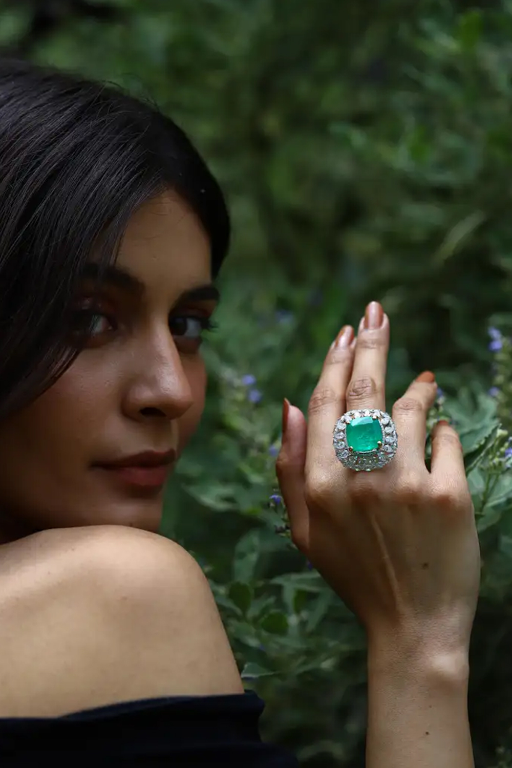 Natural Columbian Emerald Ring with Diamond in 18k Gold