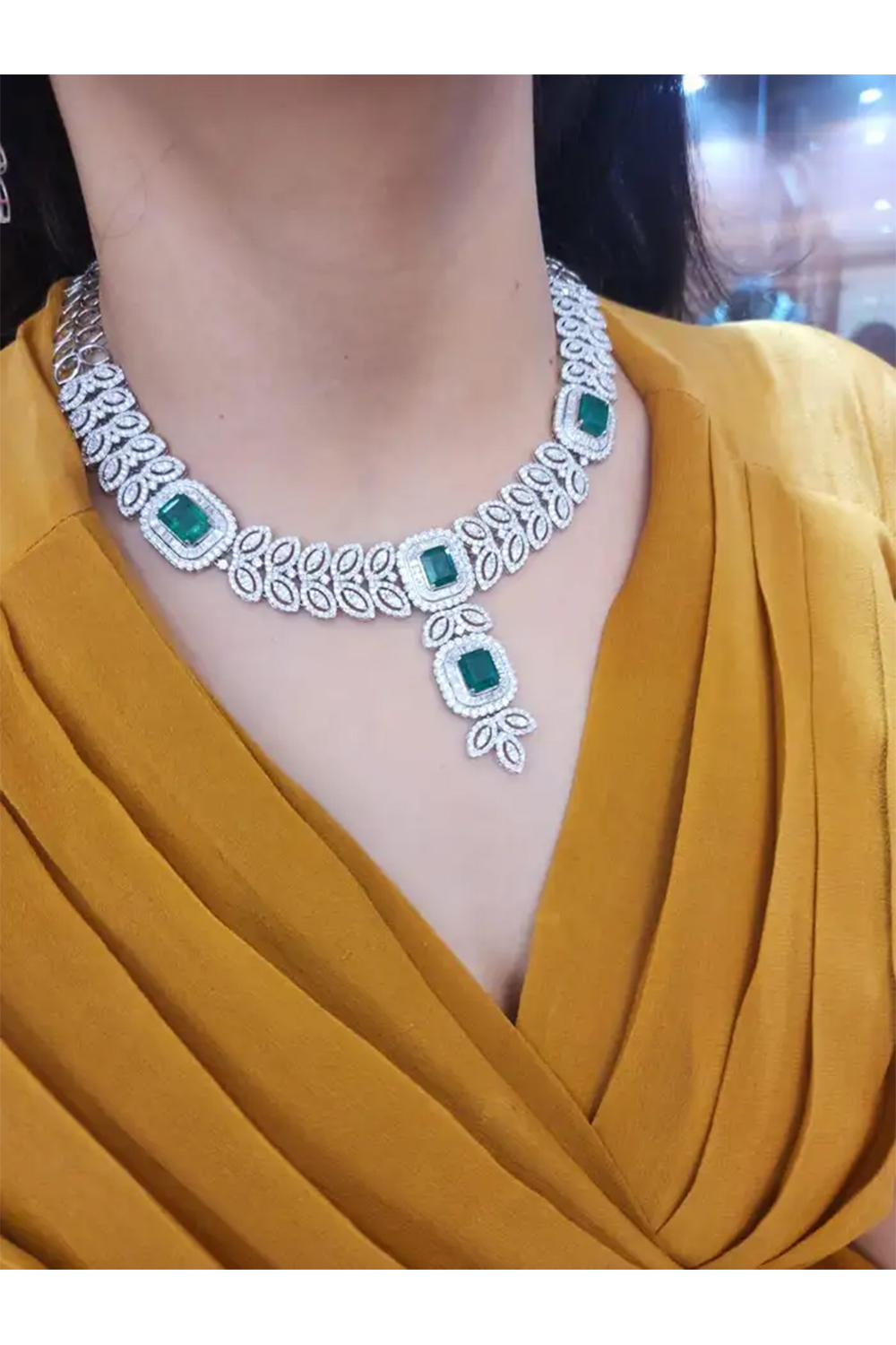 Natural and Emerald Necklace with 21.93cts Diamond & 19.65cts Emerald