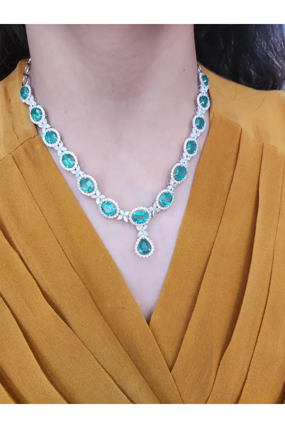 Natural Diamond 11.29 Carats and Zambian Emeralds 28.17 Carats Necklace in 14k Gold