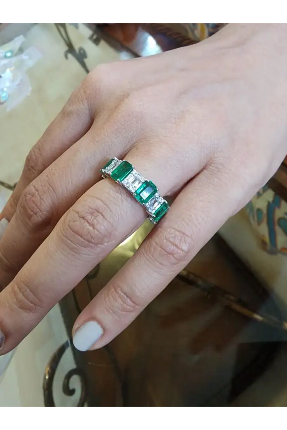 Natural Diamond 1.15cts & Emerald 4.43cts in 18k Gold 3.02gms Ring