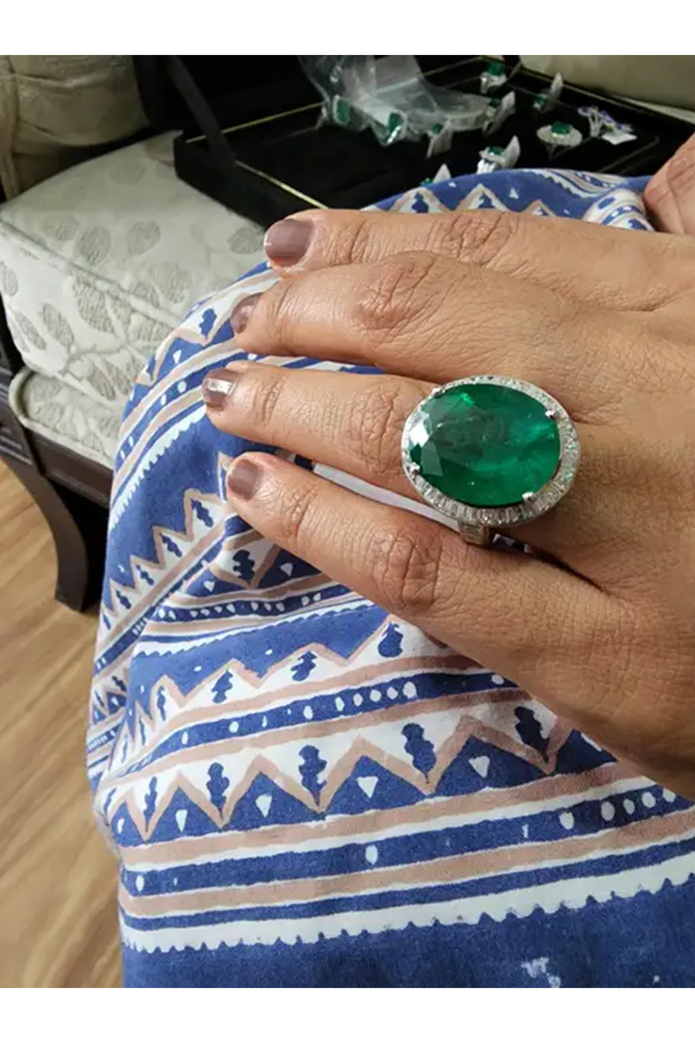 Natural Zambian Ring with 14.90 Carats Emeralds and 2.15 Carats Diamond /14k