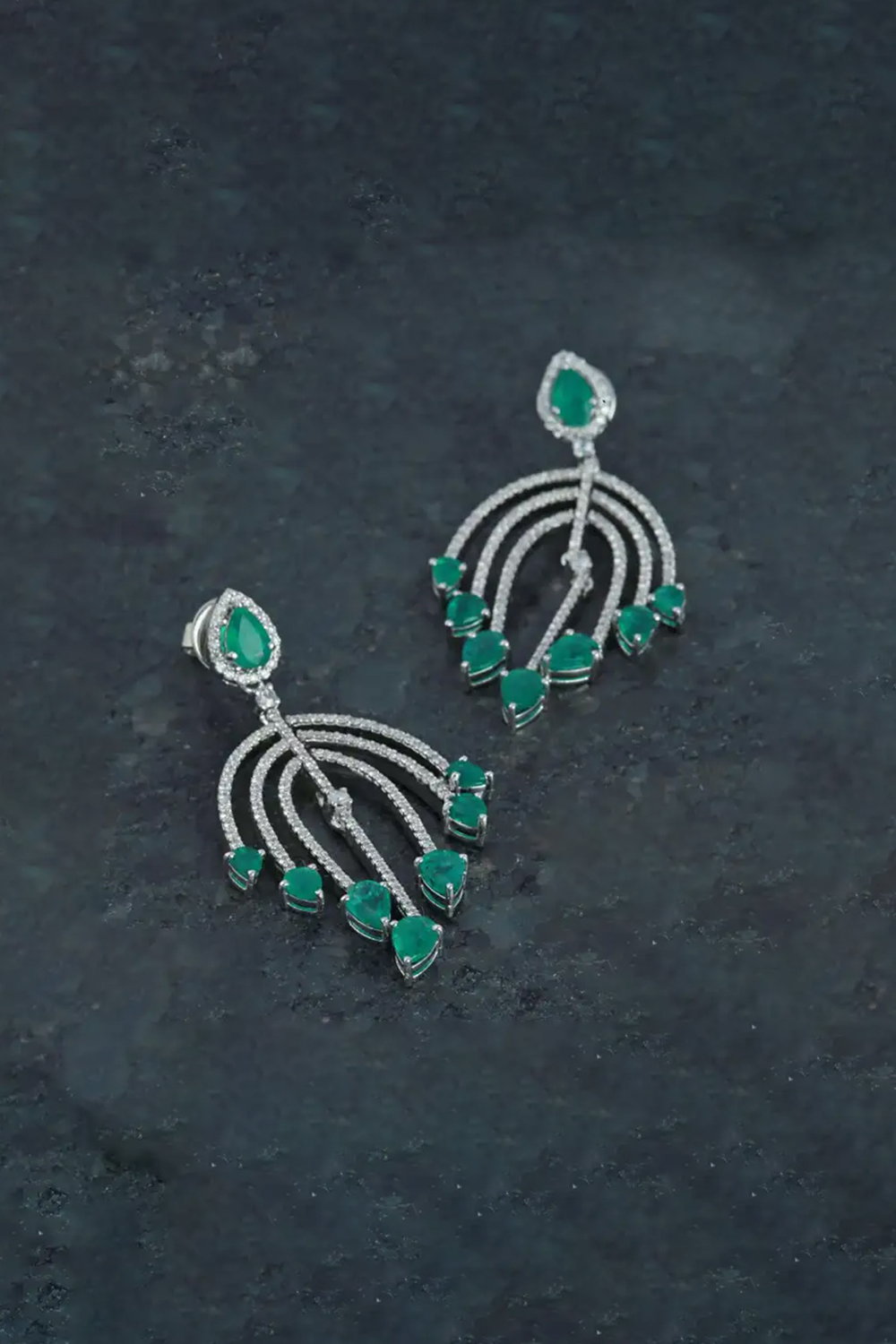 Emerald Dangle Earrings with Diamond in 18k Gold