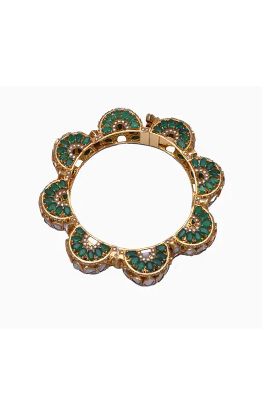 14k gold 25.20cts Emerald & 7.47cts Rosecut & 9.27cts Polki Bracelet14k gold 25.20cts Emerald & 7.47cts Rosecut & 9.27cts Polki Bracelet