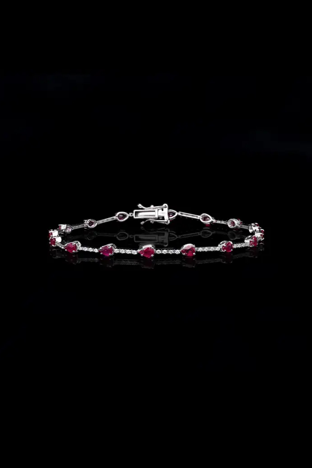 Natural Ruby bracelet with diamond 0.40 cts in 18k gold