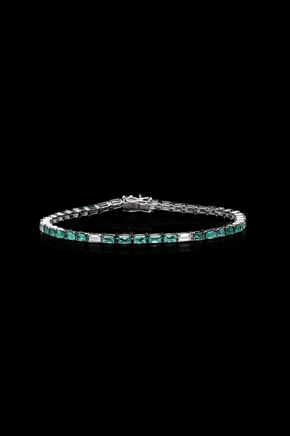 Natural Emerald bracelet with diamond 0.63 cts in 18k gold