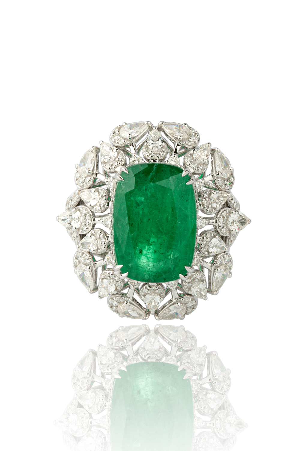 Natural emerald ring with diamond in 18k gold