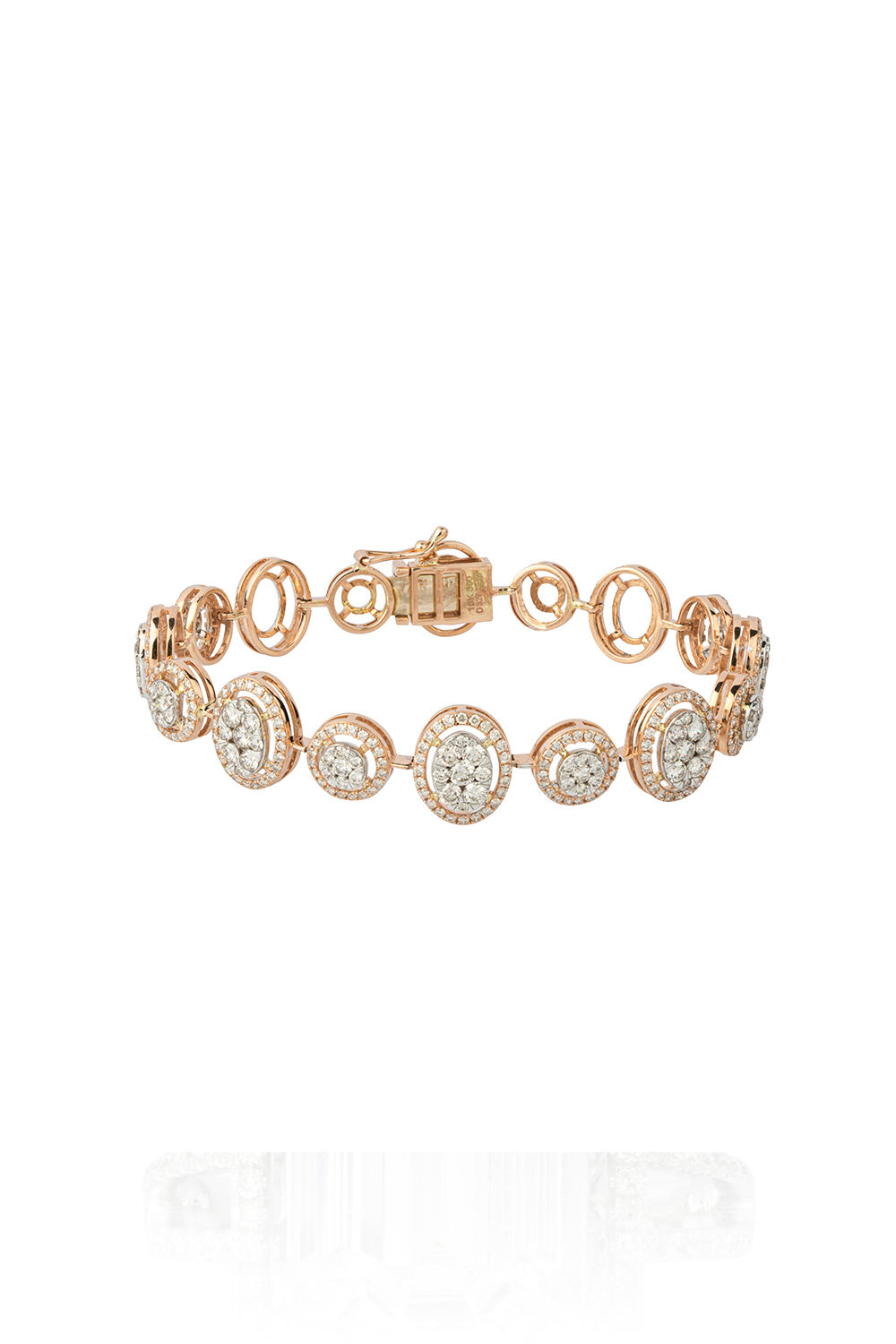 Natural diamond tennis bracelet in 18k gold