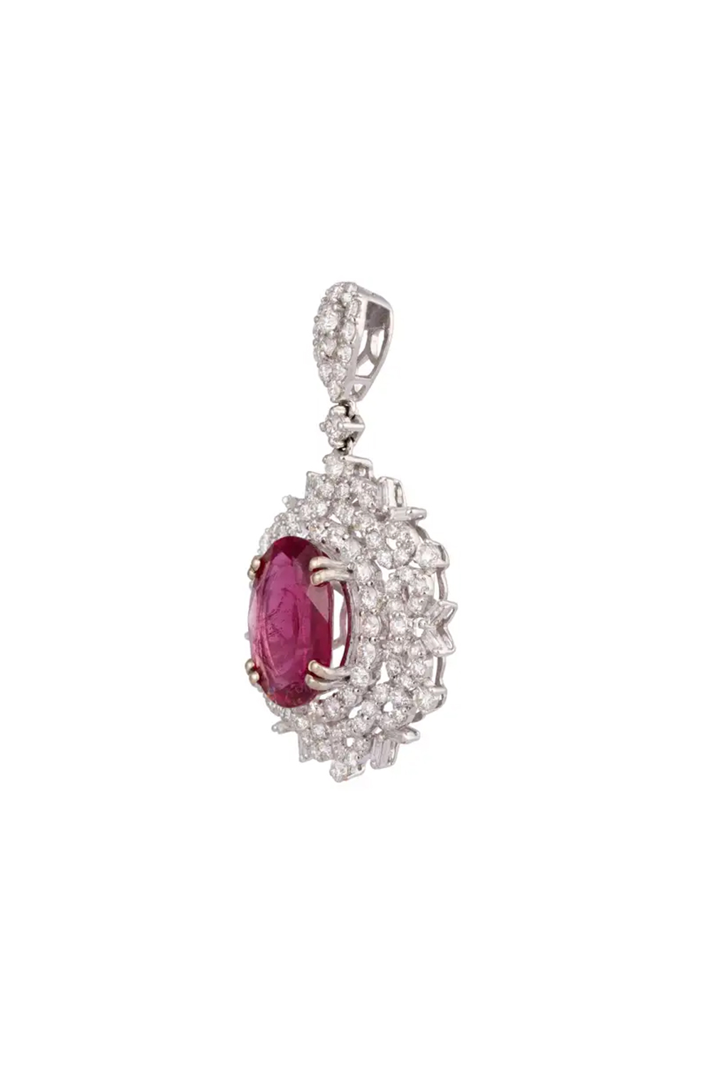 Gold 4.40cts ruby Light & 2.37cts diamond Pendent