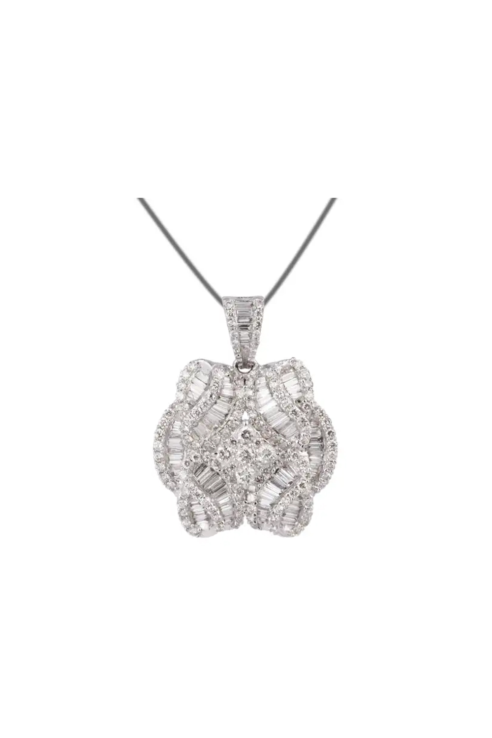 Gold 3.91cts diamond Pendant Set