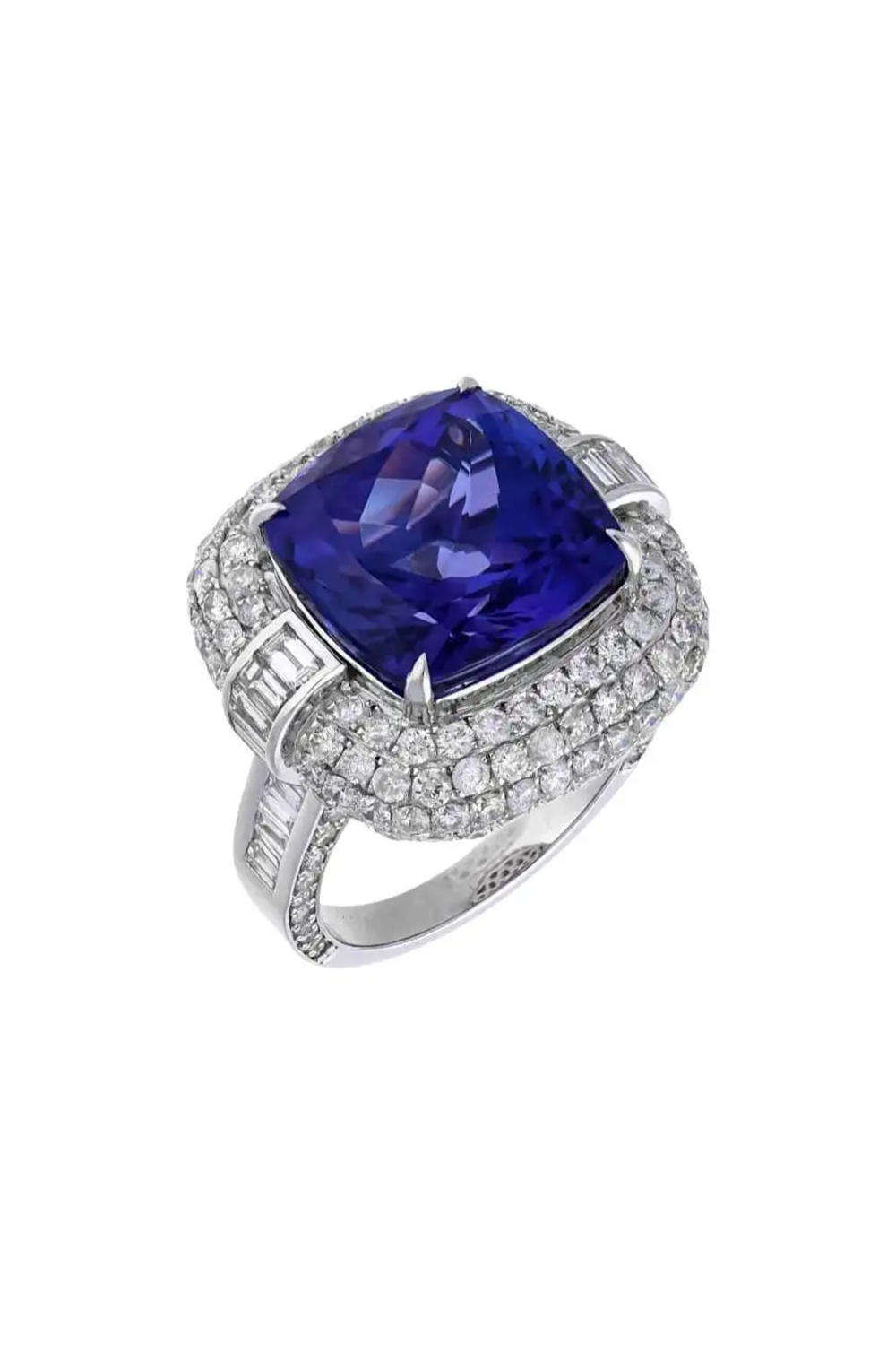 Natural tanzanite and natural diamonds ring in 18k gold