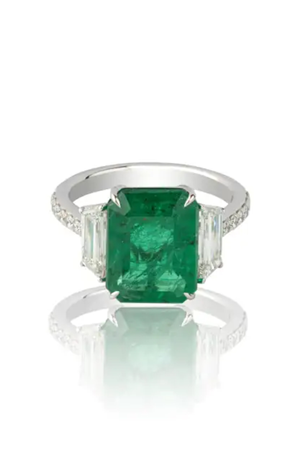 Natural emerald and natural diamond ring in 18k gold