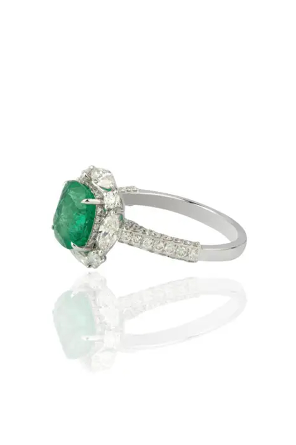 Natural emerald ring with diamond in 18k gold