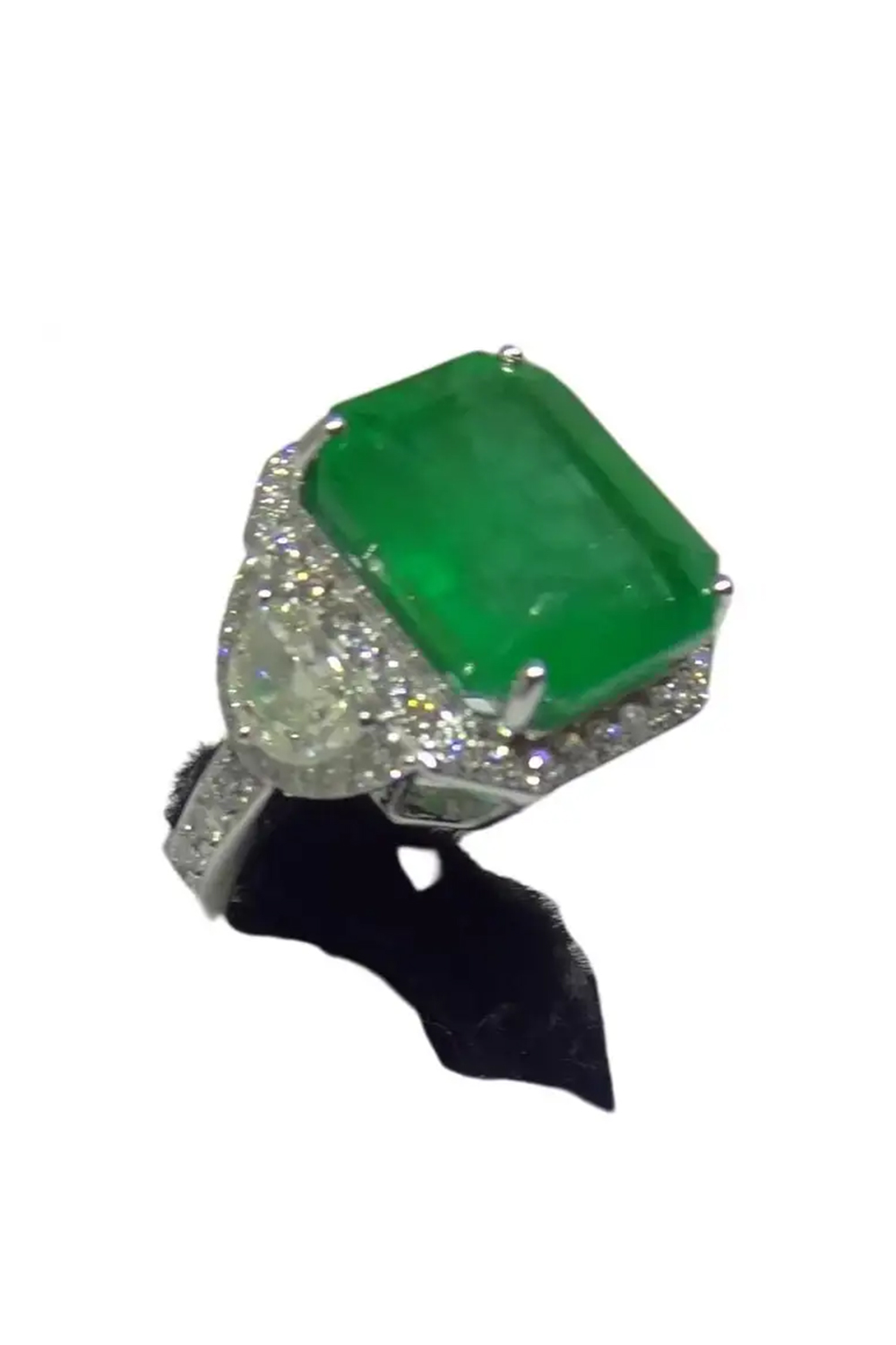 Natural Zambian emerald ring with diamond and 14k gold