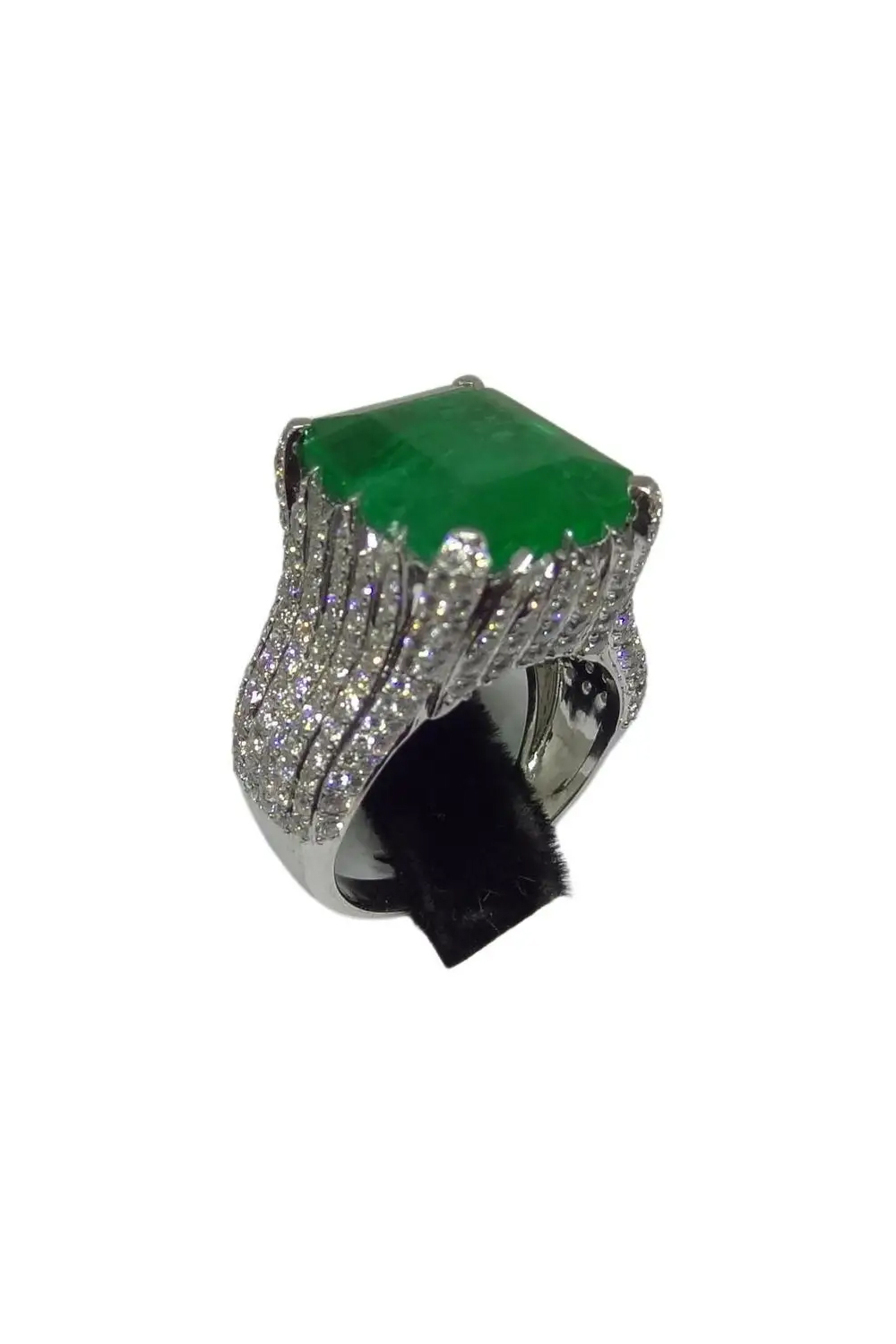 Natural Zambian emerald ring with diamond and 14k gold