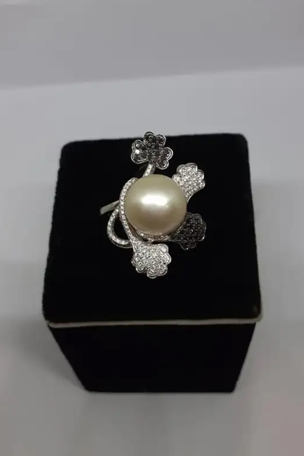 Natural Diamond Pearl Ring with 0.61cts Diamond & Pearl 13.80cts with 18k Gold