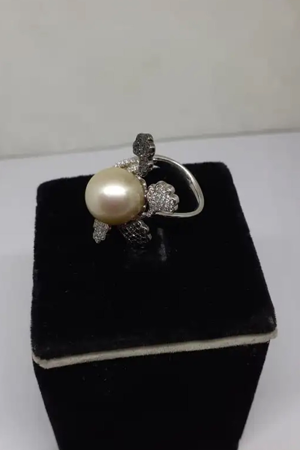 Natural Diamond Pearl Ring with 0.61cts Diamond & Pearl 13.80cts with 18k Gold